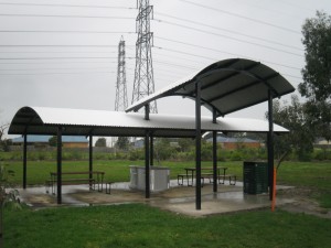 Curved Roof Shelter – Brookland Green